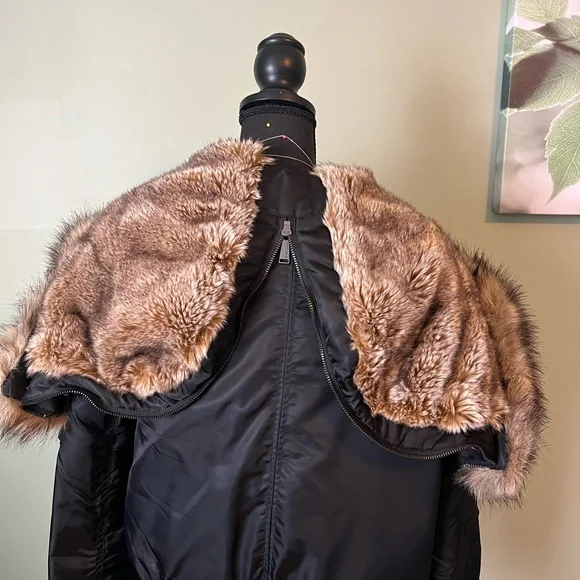 BCBG Bomber jacket 🫶🏽 - Picture 5 of 7